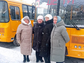 Ключи от трёх школьных автобусов вручили руководителям школ Гусь-Хрустального района